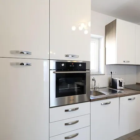Apartment * Vir