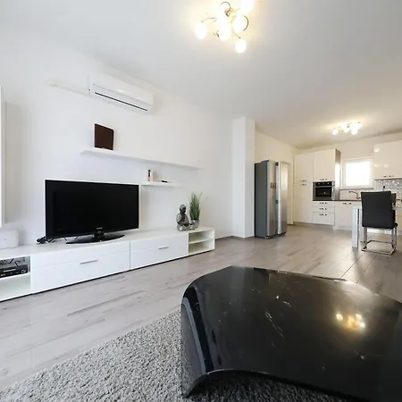 Apartment Vir