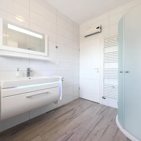 Apartment דירה ויר